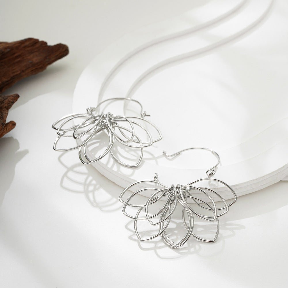 18K Real Gold Weaving Hollow Flower Earrings - Zambeel