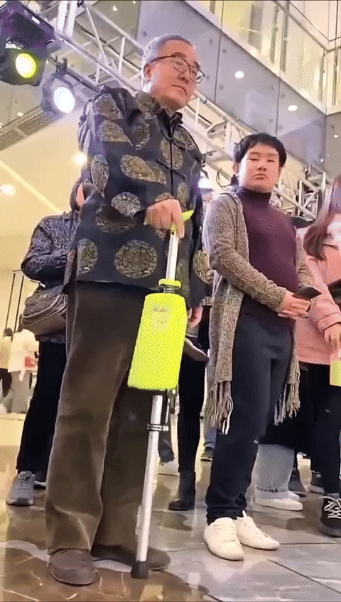 عصا 2 في 1 مع مقعد ©