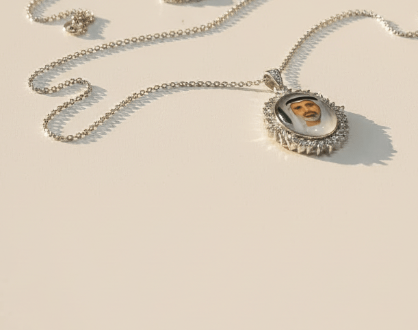 Elegant Oval Custom Photo Pendant - Zambeel