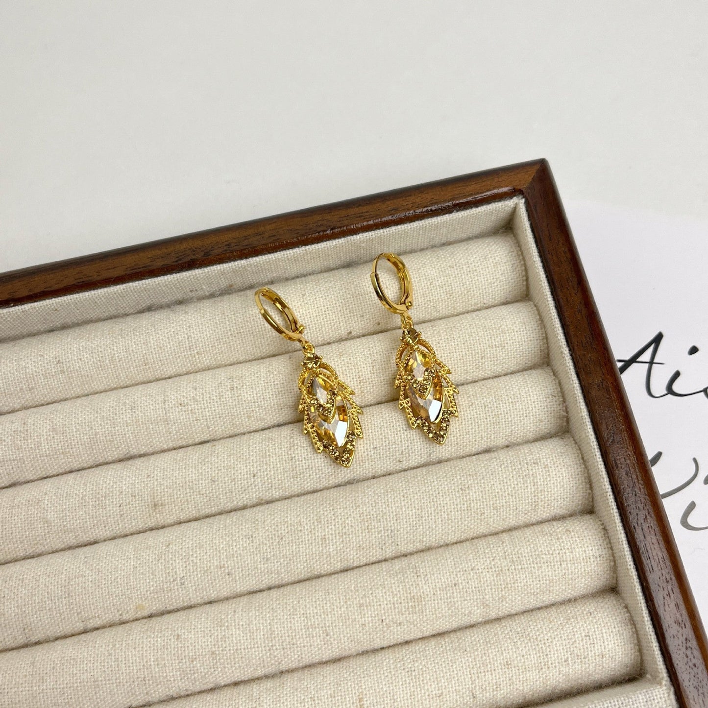 Exquisite Crystal Leaf Silver Needle Ear Clip Female - Zambeel