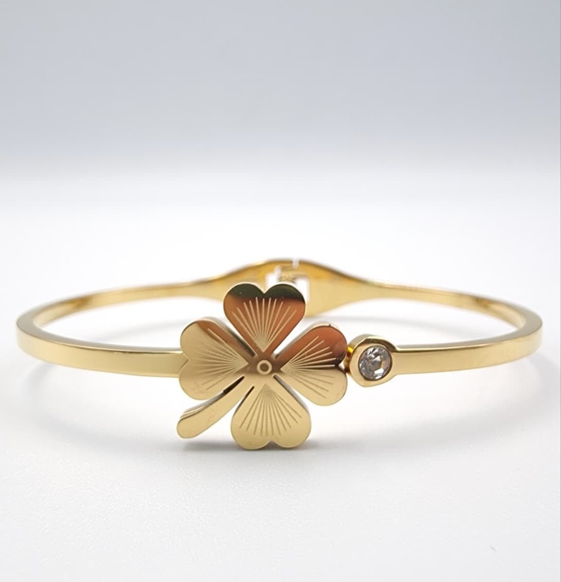 Four - Leaf Clover Charm Bangle - Zambeel