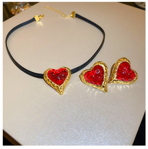 High End Temperament Pleated Heart - shaped Earrings Retro - Zambeel