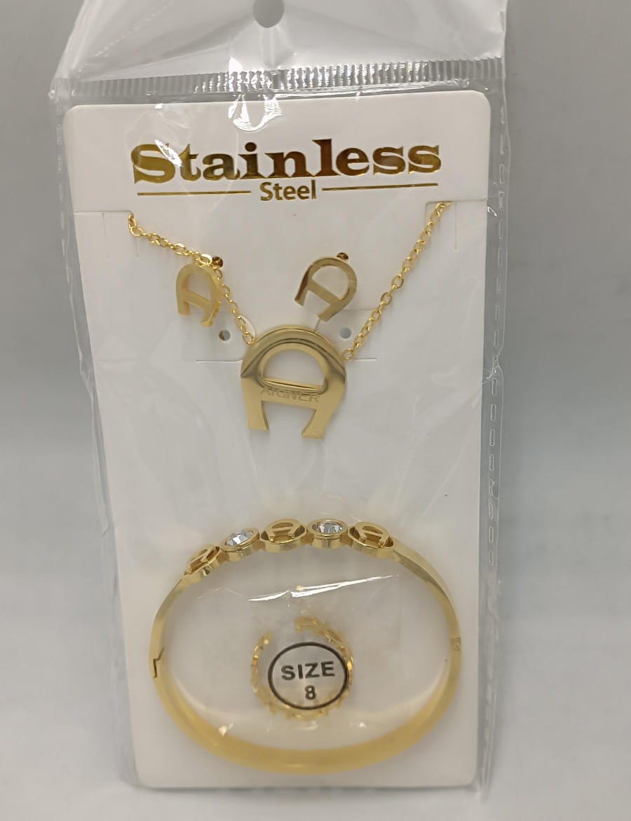 Horseshoe Design Jewelry Set - Zambeel