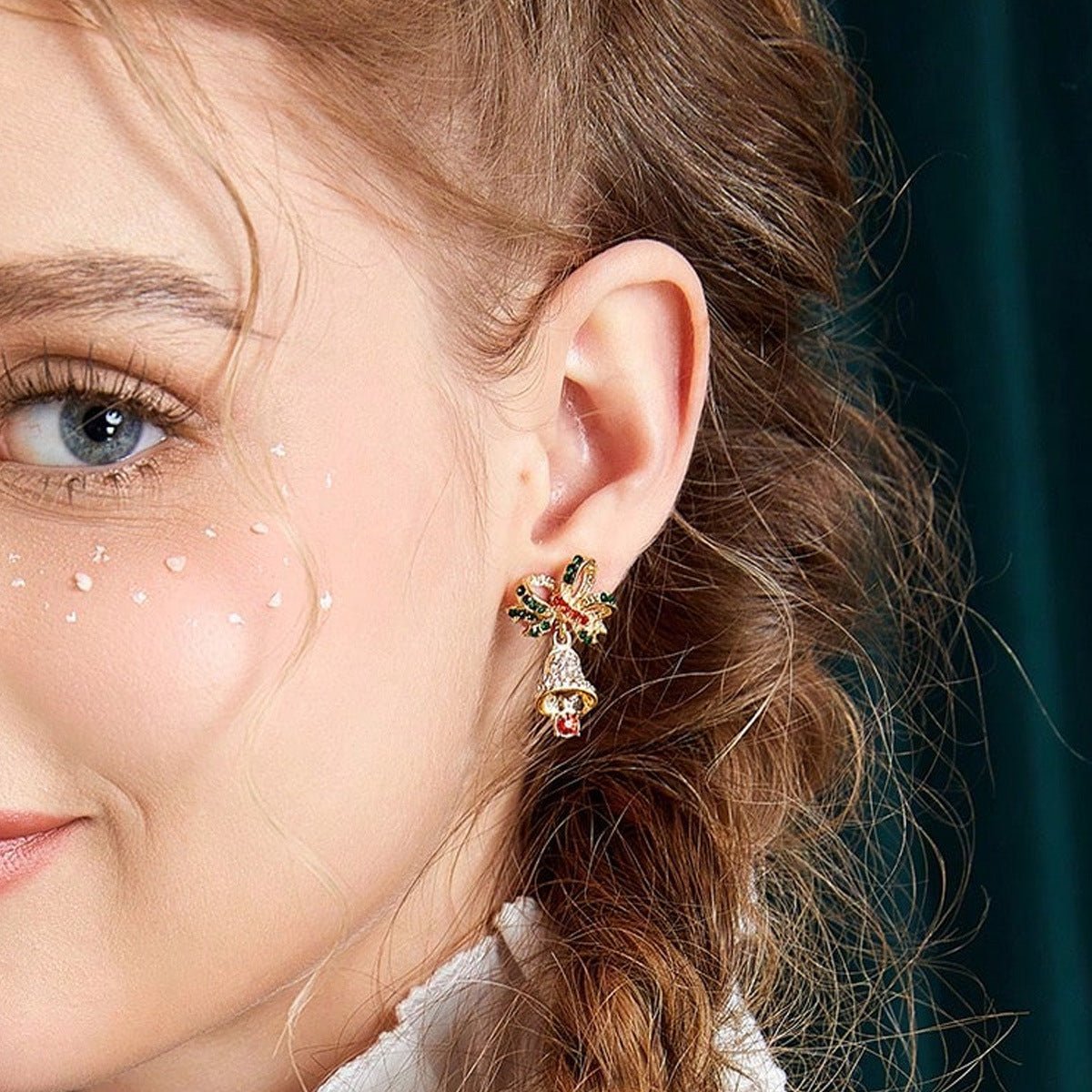 Jingle Jingle Exquisite Full Diamond Christmas Color Earrings - Zambeel