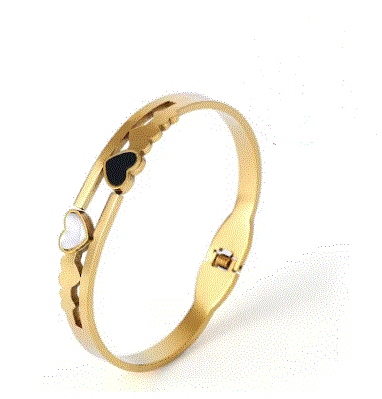 سوار نسائي على شكل قلب