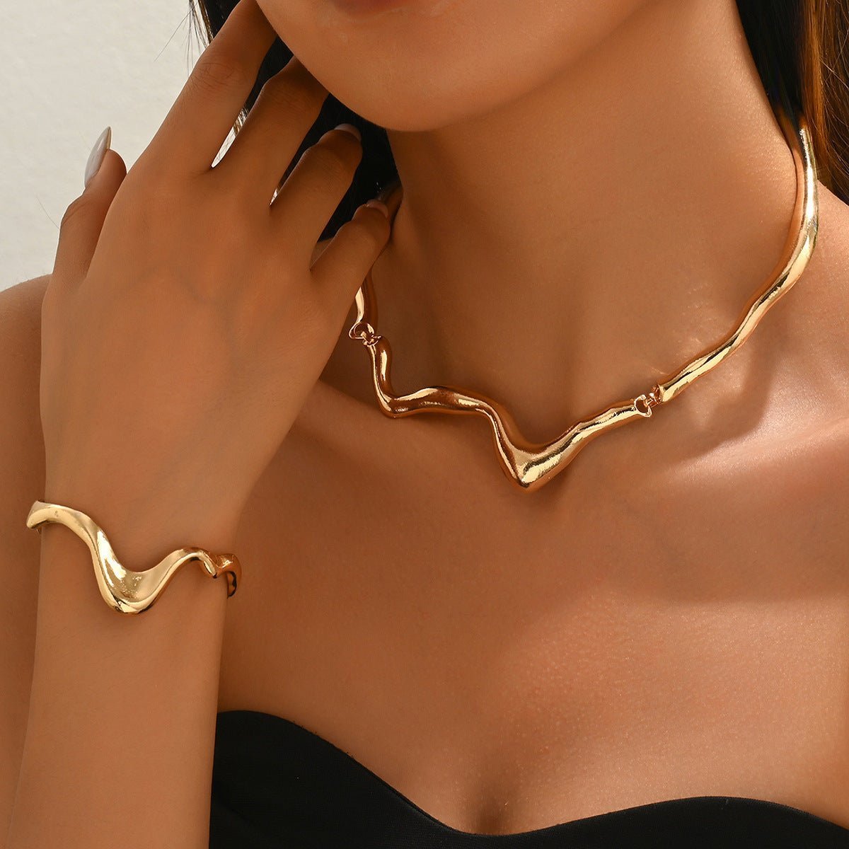 Lava Metal Twisted Design Collar Bracelet High Sense Necklace - Zambeel
