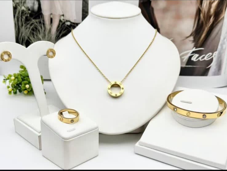 Love Circle Gold Jewelry Set - Zambeel