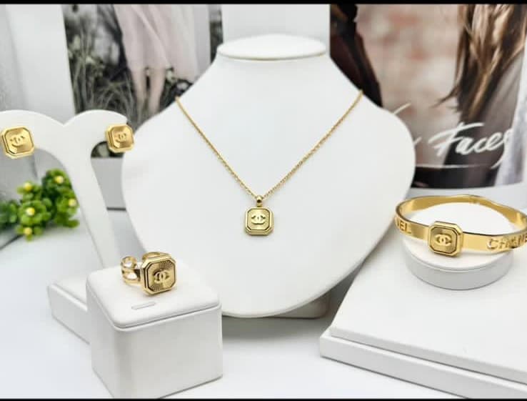 Mini Square Logo Jewelry Set - Zambeel