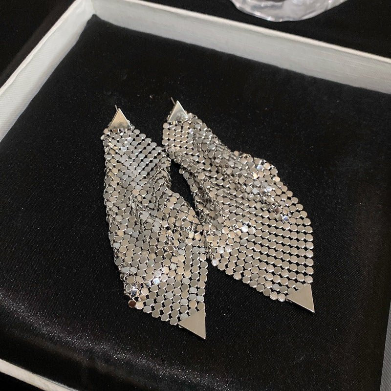 Silver Needle Triangle Sequins Irregular Earrings - Zambeel