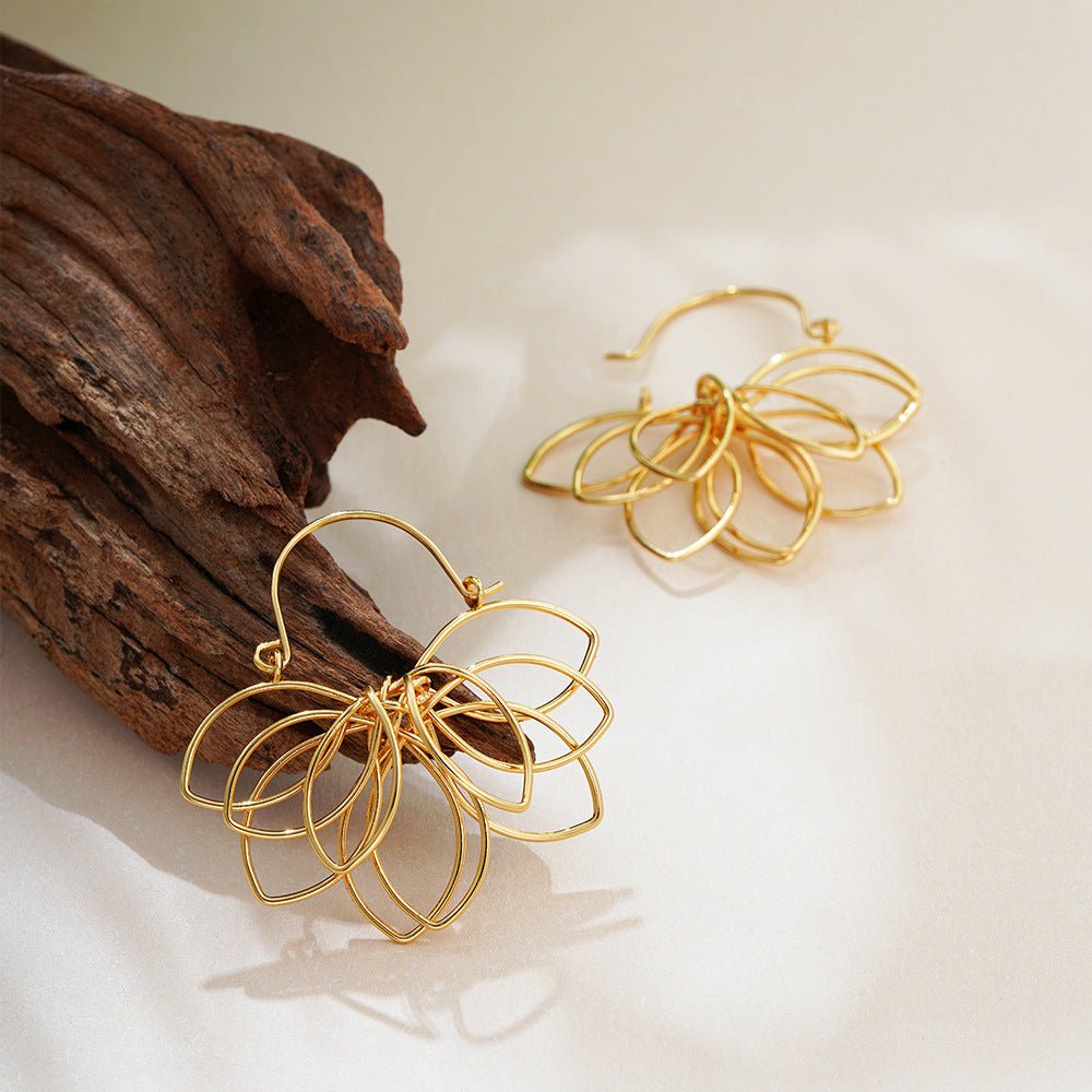 18K Real Gold Weaving Hollow Flower Earrings - Zambeel