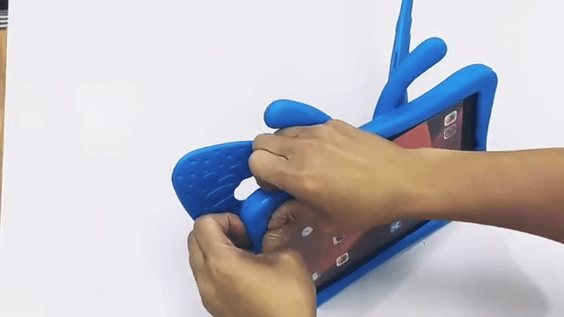 حافظة iPad من إسفنج الفراشة