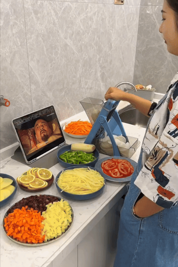 قطاعة الخضار اليدوية