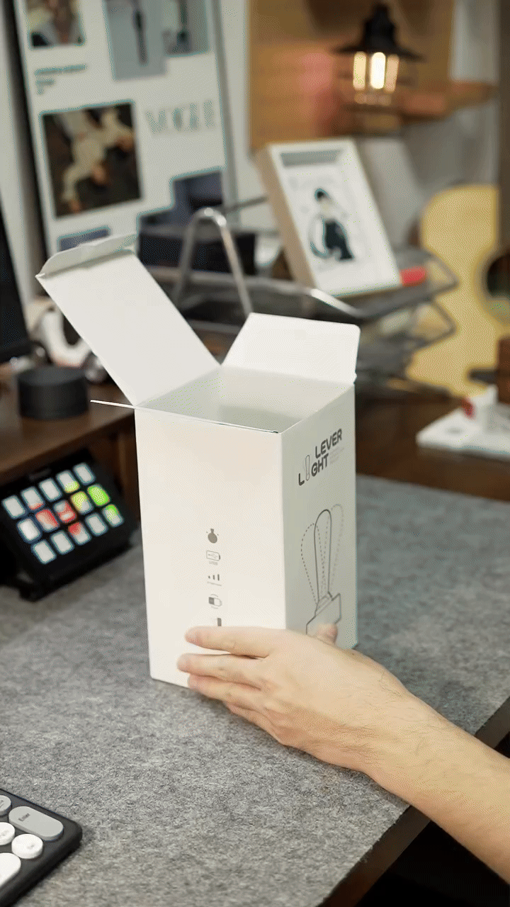 ضوء مثبت على الحائط