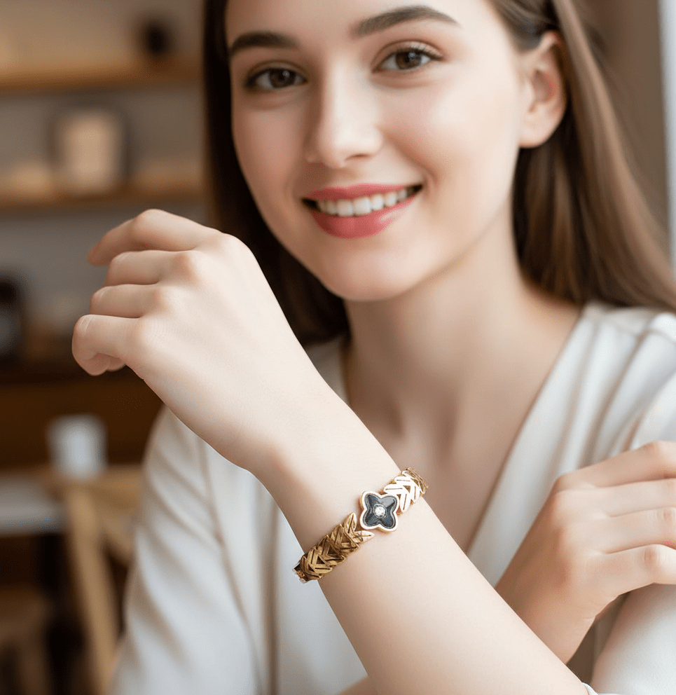 Black Petal Leaf Bangle - Zambeel