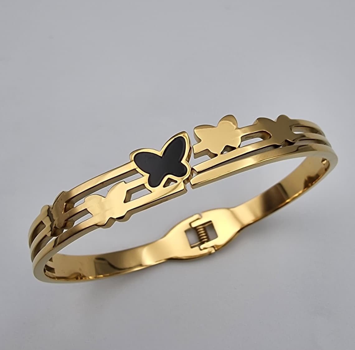 Butterfly Pathway Bangle - Zambeel