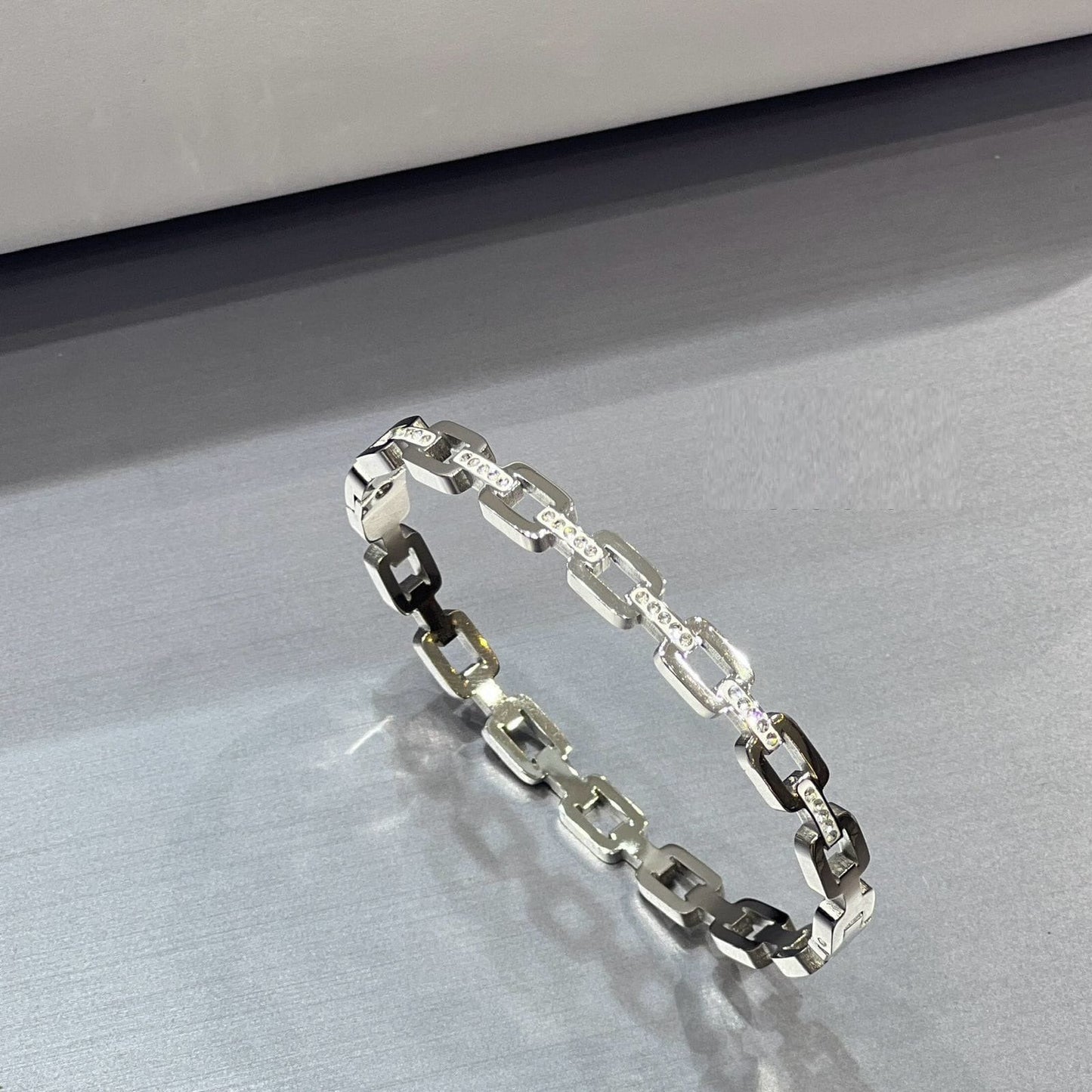 Chain - Link Crystal Bangle - Zambeel