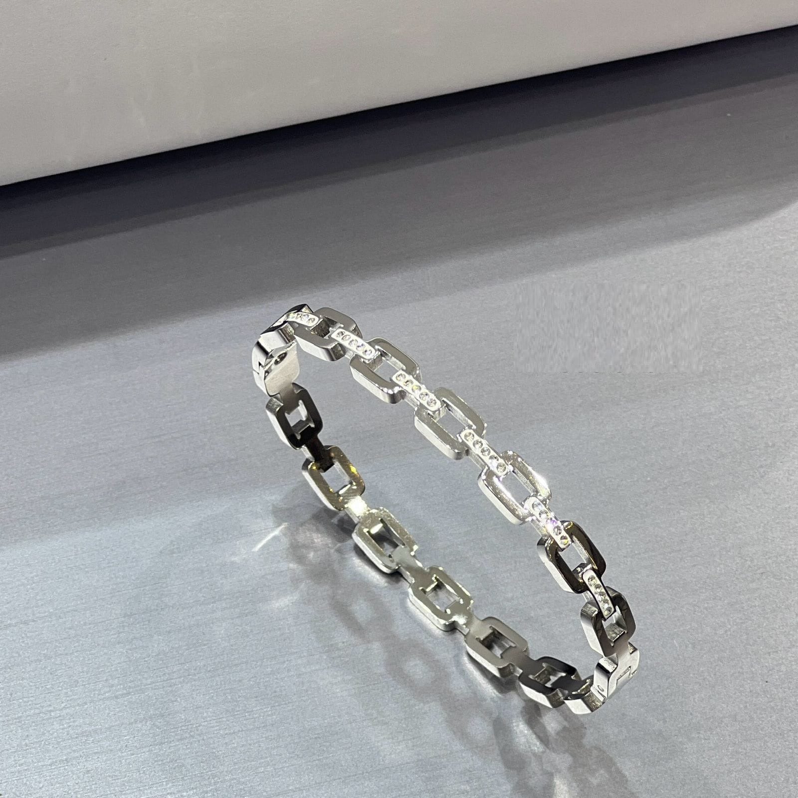 Chain - Link Crystal Bangle - Zambeel
