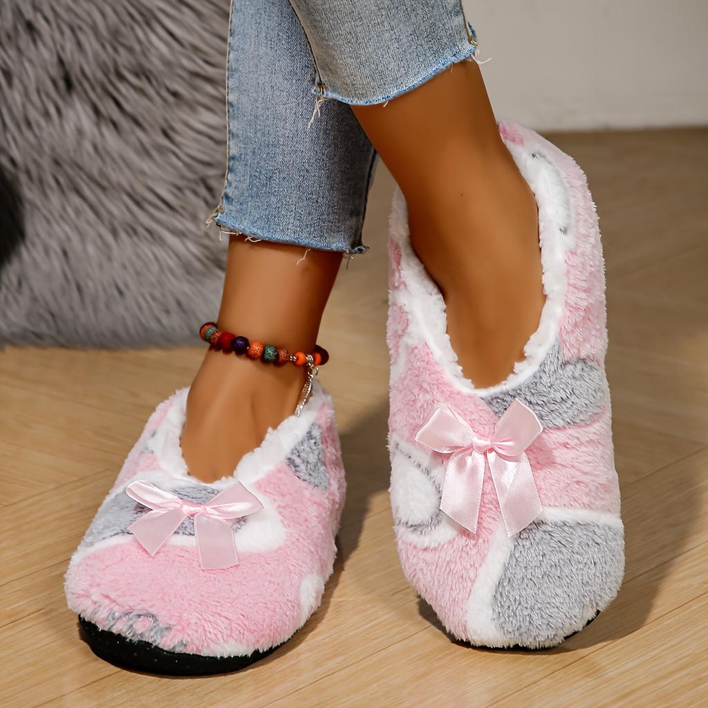 Cozy Heart - Pattern Fleece Indoor Slippers - Zambeel