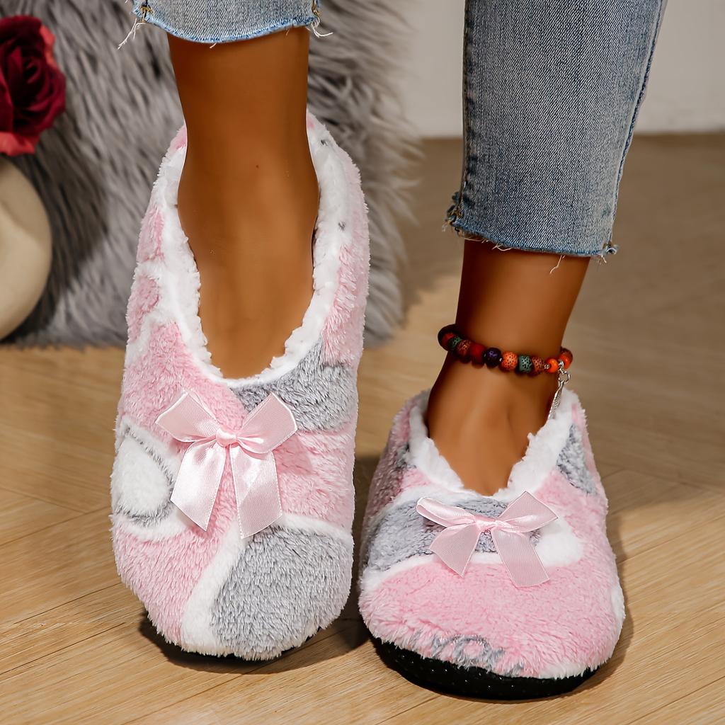 Cozy Heart - Pattern Fleece Indoor Slippers - Zambeel