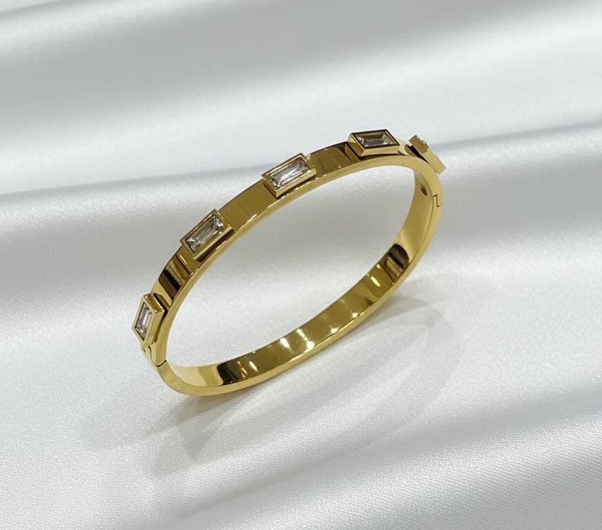 Crystal Row Bracelet - Zambeel