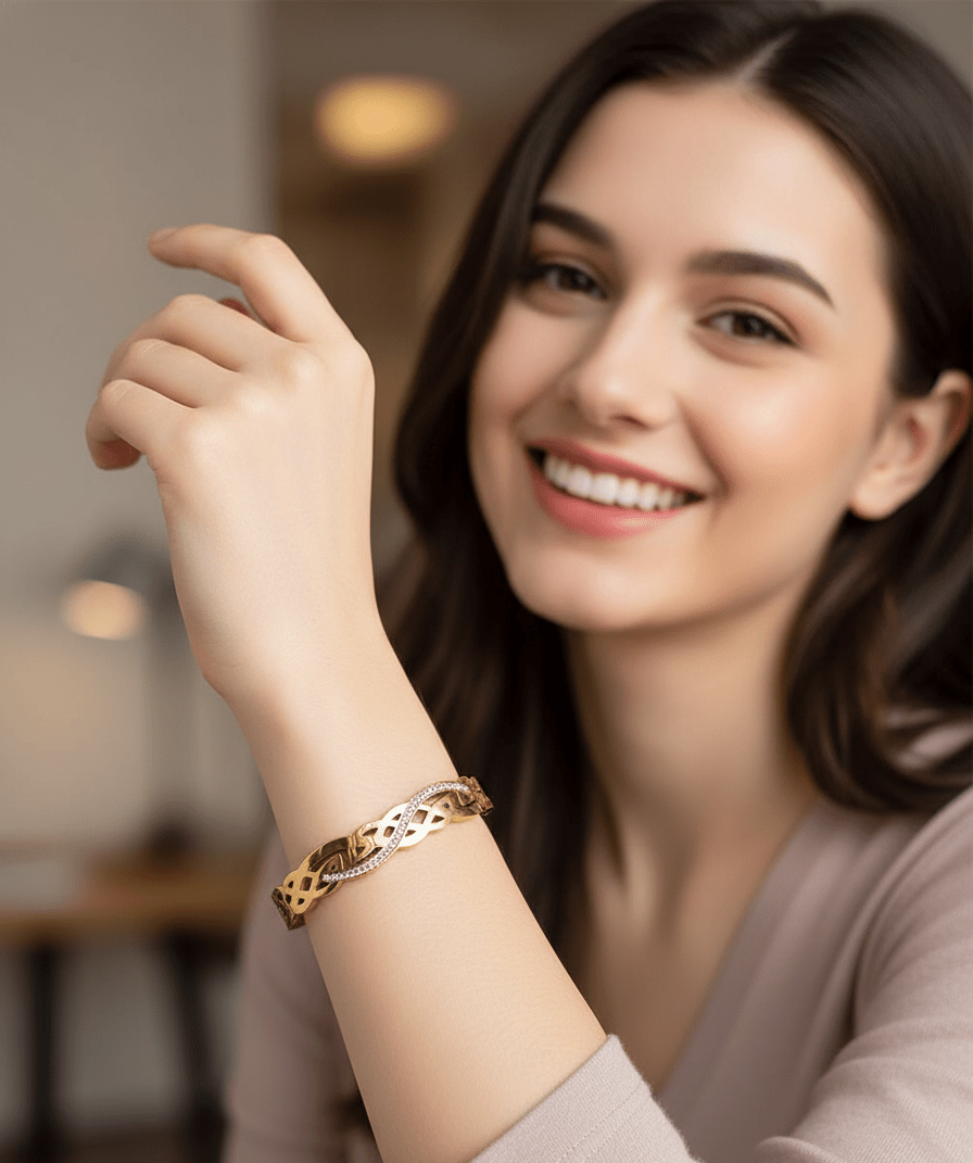 Crystal Wave Pattern Bangle - Zambeel