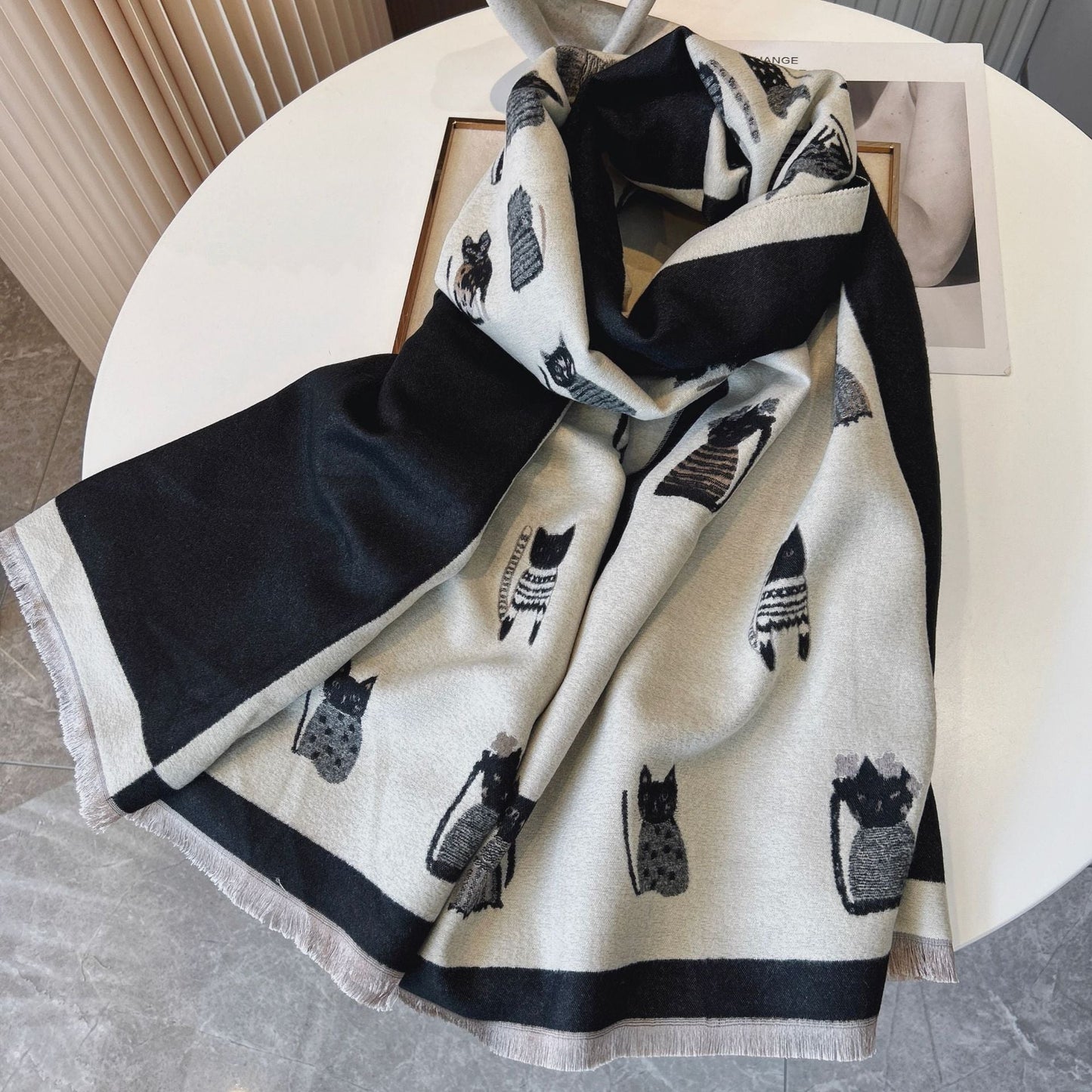 Cute Kitten Plaid Contrast Color Cashmere Shawl Scarf - Zambeel