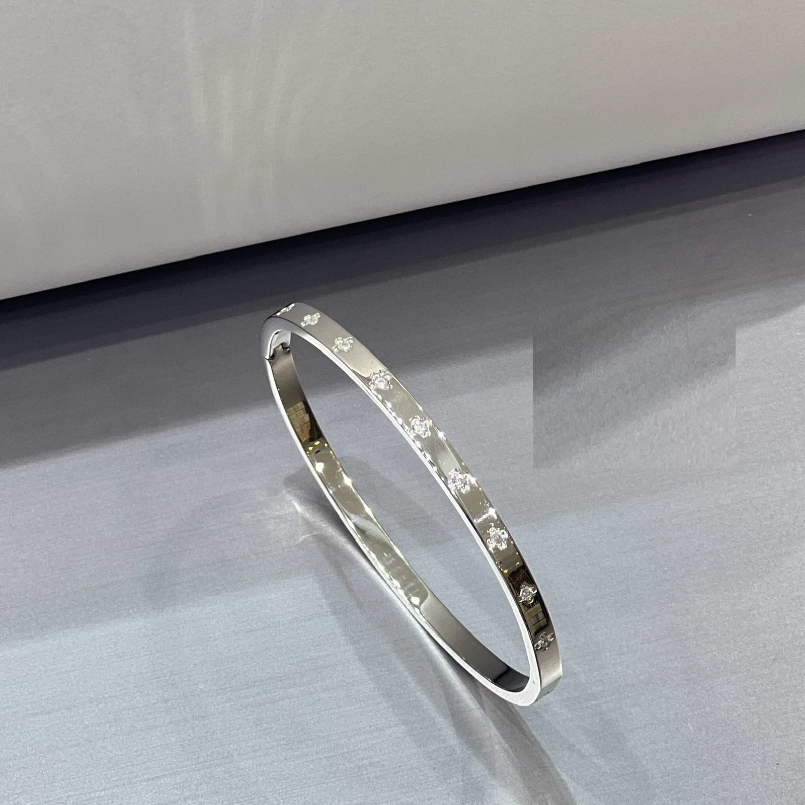 Diamond Studded Bangle - Zambeel
