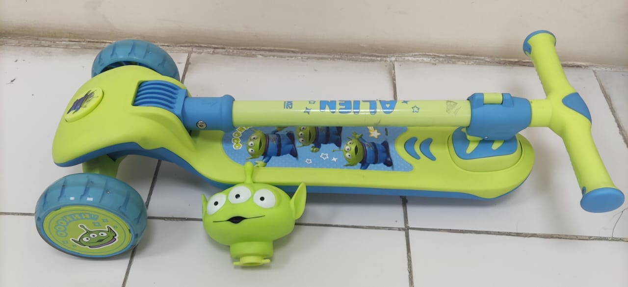 Disney Kids Scooter © - Zambeel