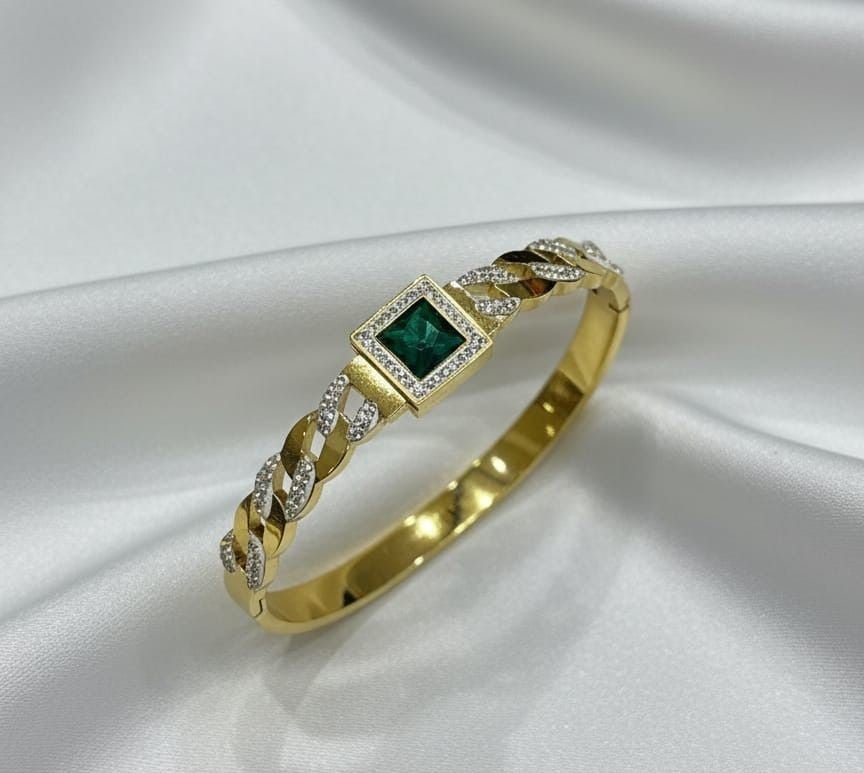 Emerald Crown Luxury Bangle - Zambeel