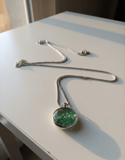Emerald Stone Round Pendant Necklace - Zambeel