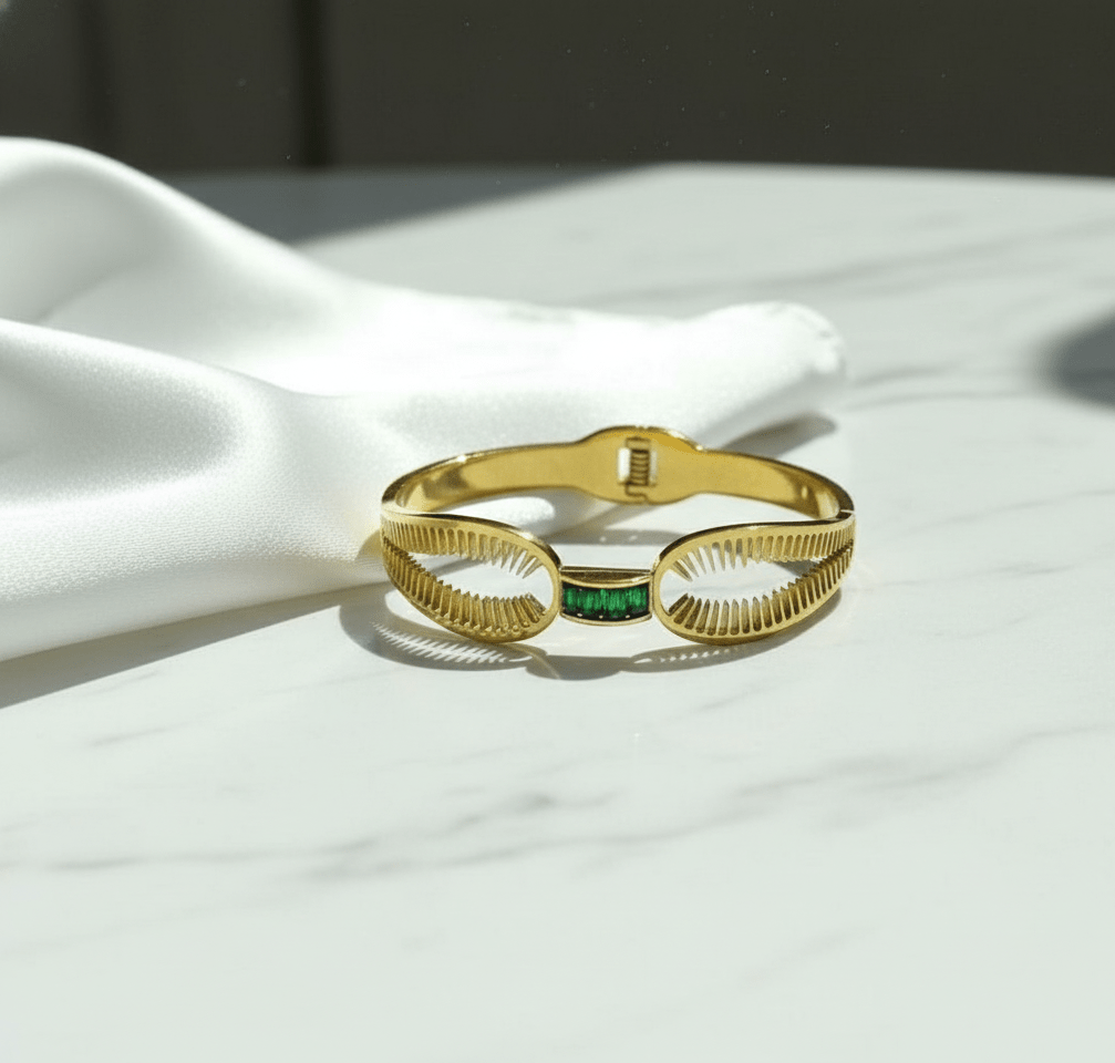 Emerald Wave Bangle - Zambeel