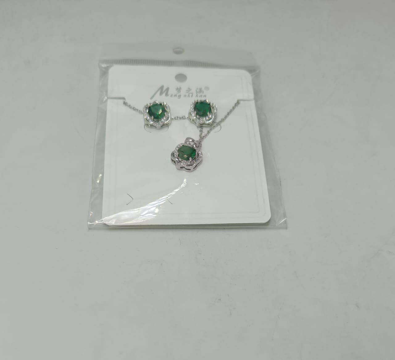 Emerald Zircon Flower Pendant Set - Zambeel