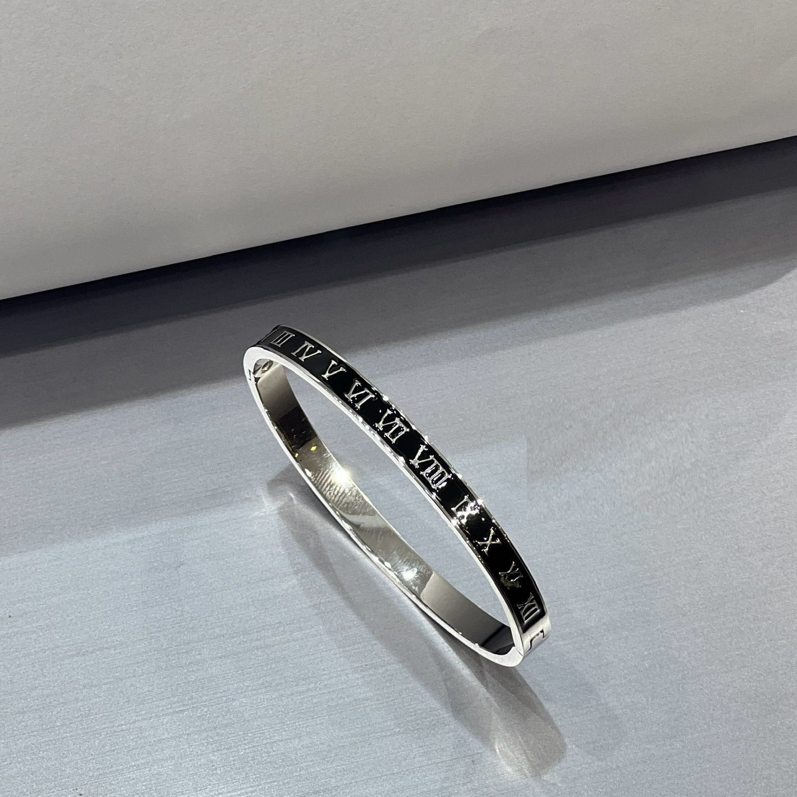 Enamel Roman Bangle - Zambeel