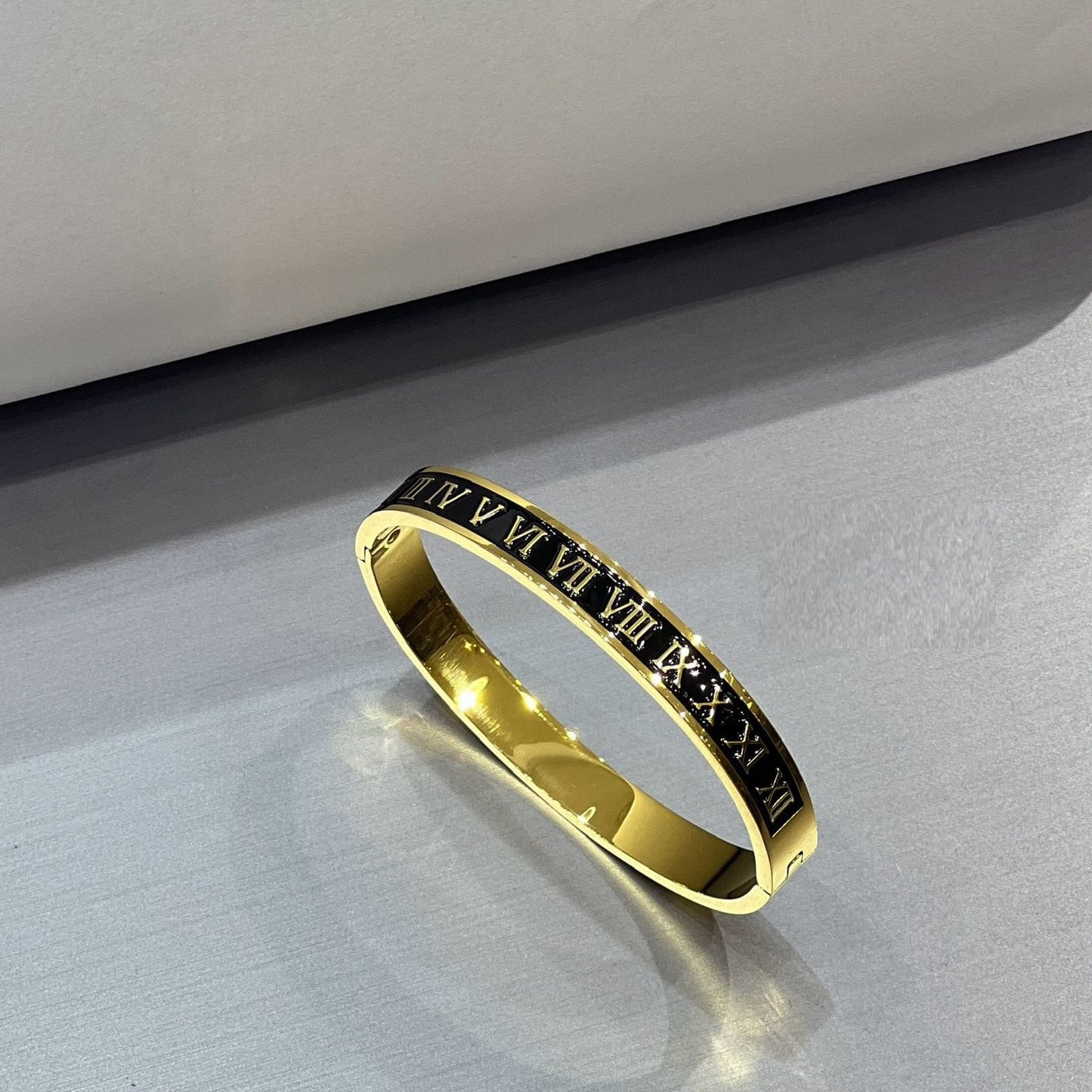 Enamel Roman Bangle - Zambeel