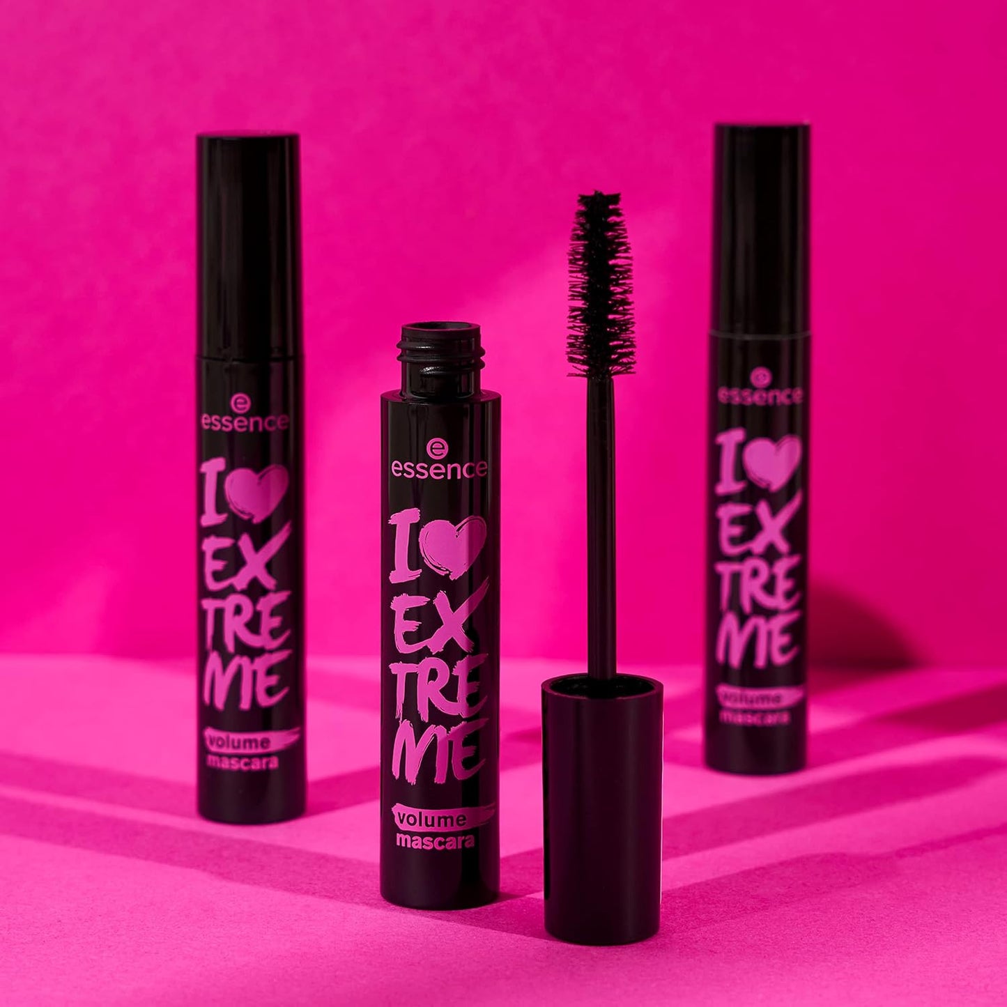 Essence - I Love Extreme Crazy Volume Waterproof Mascara (Original) - Zambeel