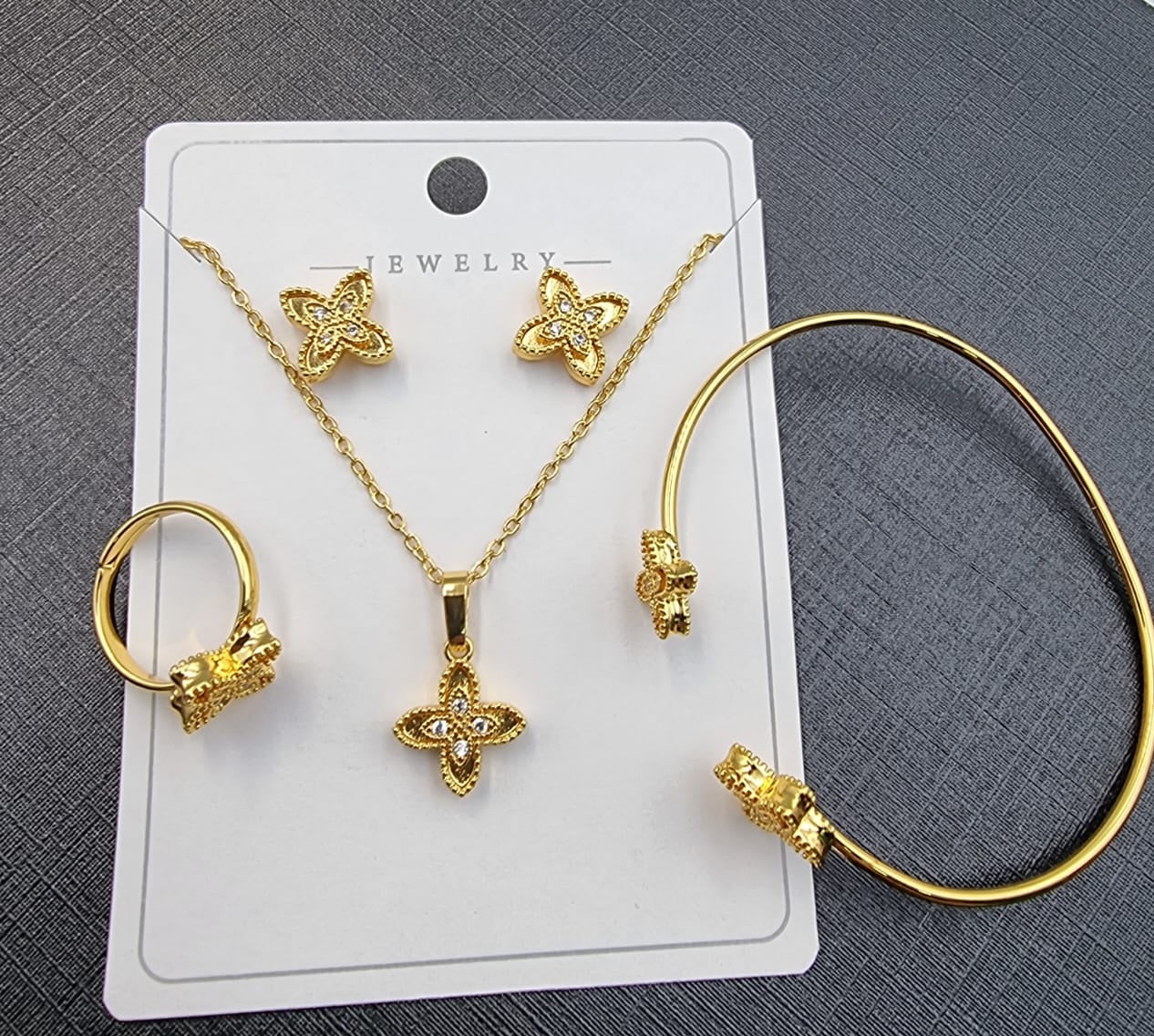 Gold Plated Four - Leaf Clover Jewelry Set - Zambeel