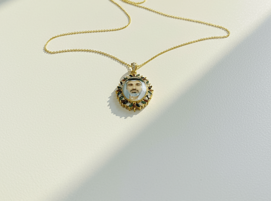 Heritage Oval Custom Photo Necklace - Zambeel