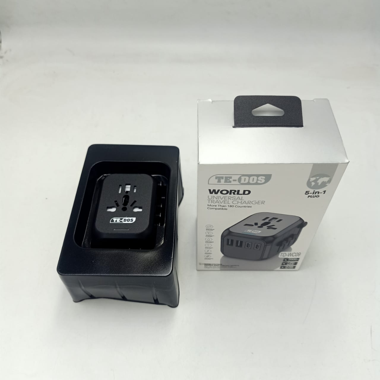 Hoco - Universal Adapter - Zambeel