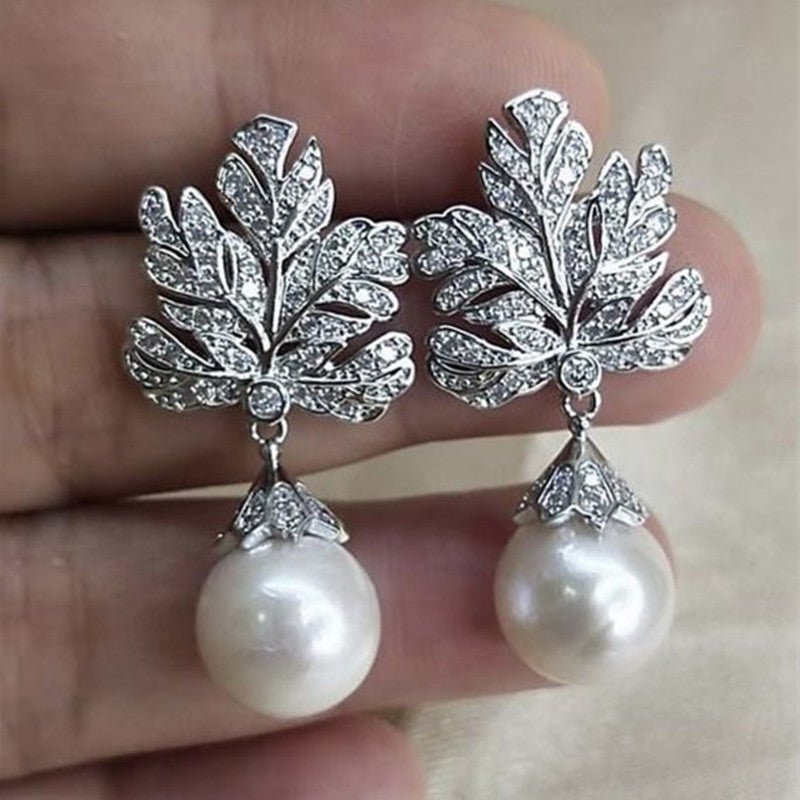 Leaf - shaped Earring Female Pearl Design - Zambeel