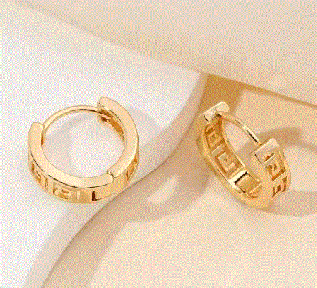 أقراط نسائية على الطراز القديم