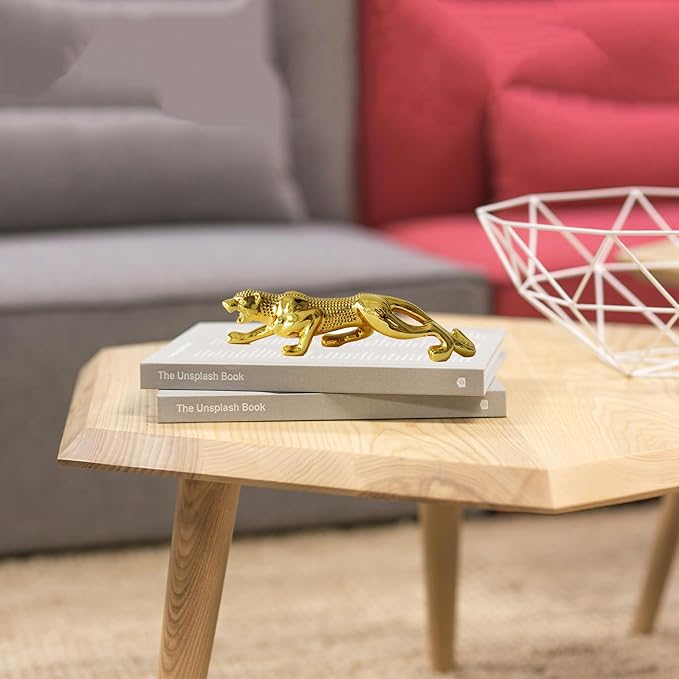 Luxury Cheetah Sculpture - Zambeel