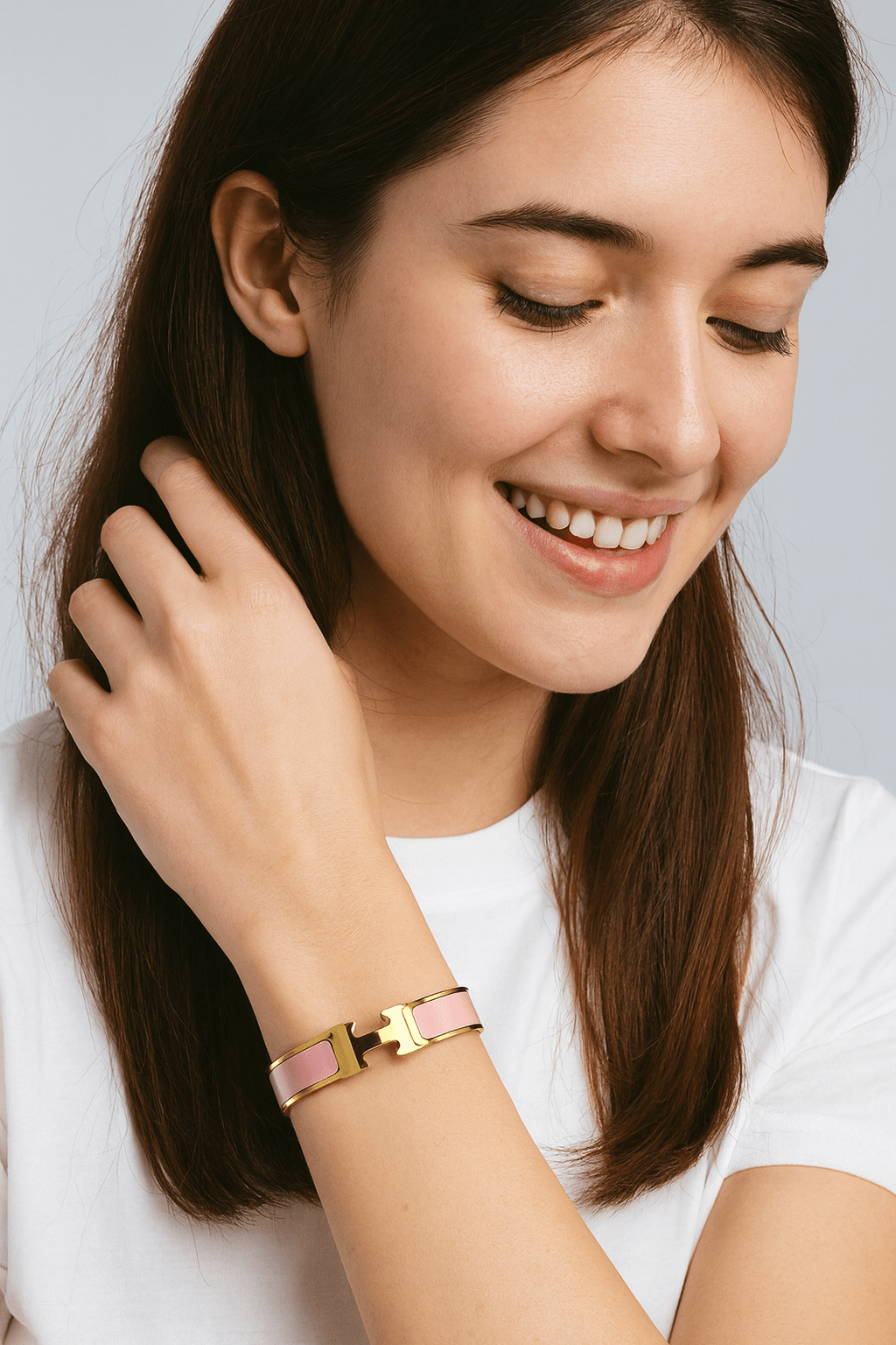 Luxury H Enamel Bracelet - Zambeel