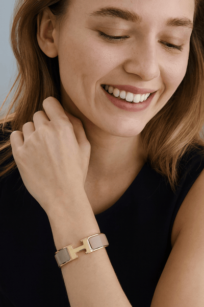 Luxury H Enamel Bracelet - Zambeel