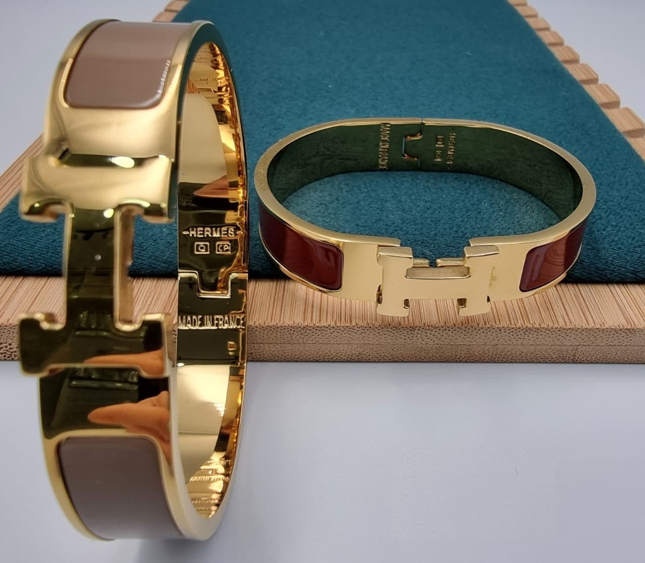 Luxury H Enamel Bracelet - Zambeel