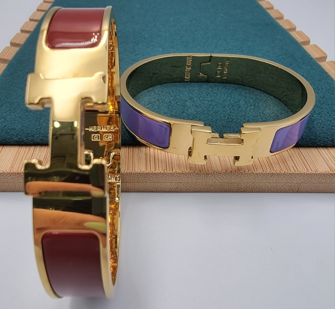 Luxury H Enamel Bracelet - Zambeel