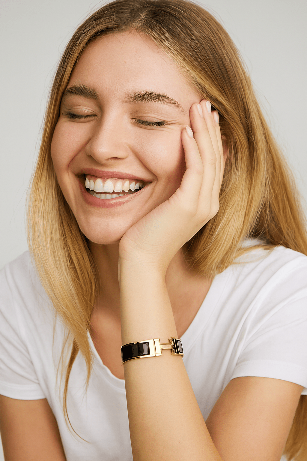 Luxury H Enamel Bracelet - Zambeel