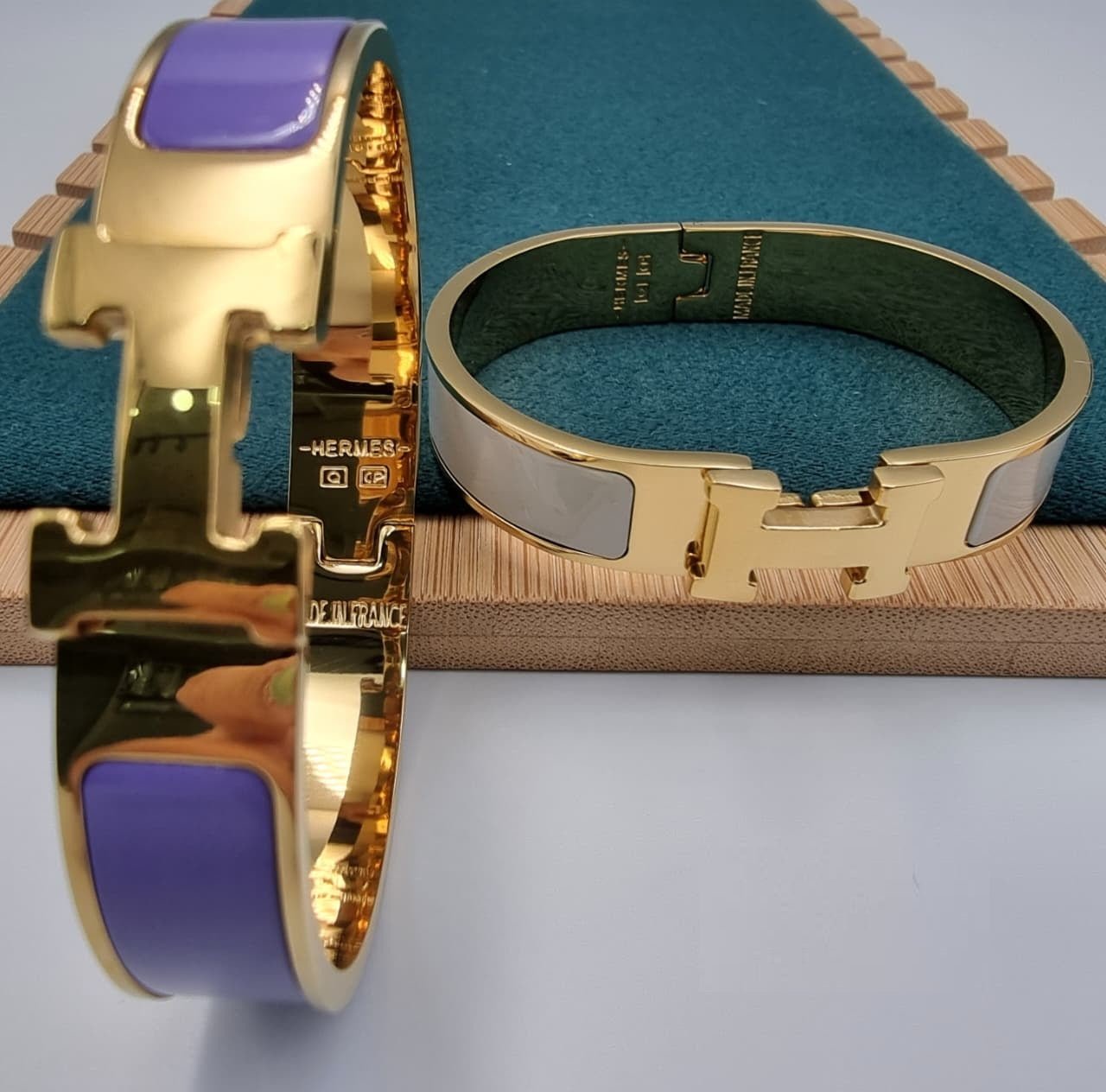Luxury H Enamel Bracelet - Zambeel