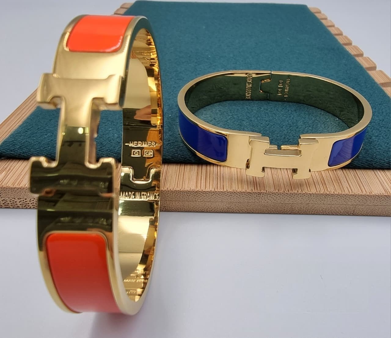 Luxury H Enamel Bracelet - Zambeel