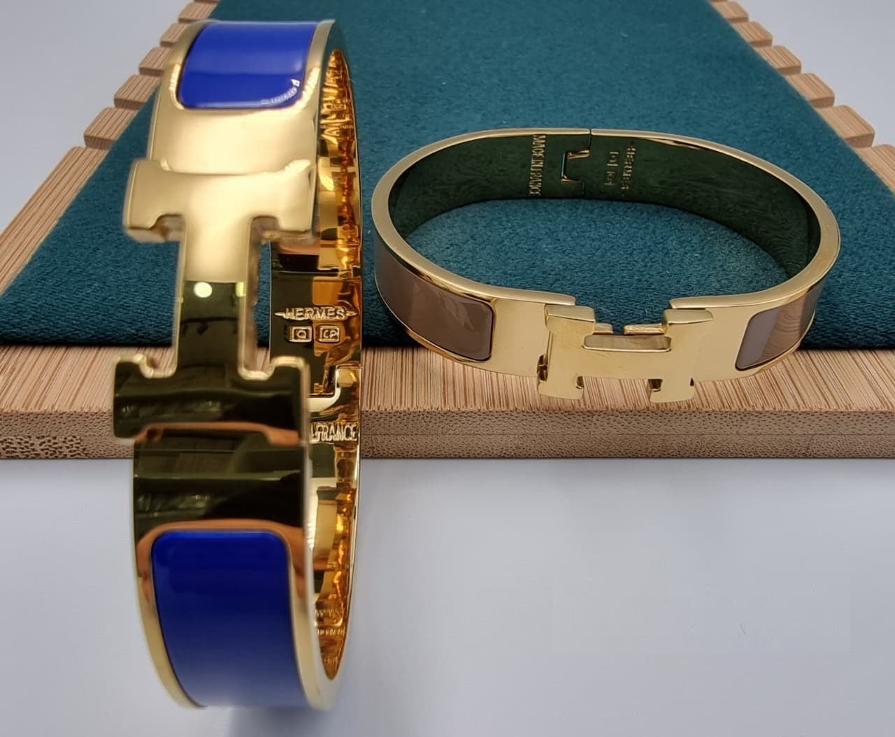Luxury H Enamel Bracelet - Zambeel