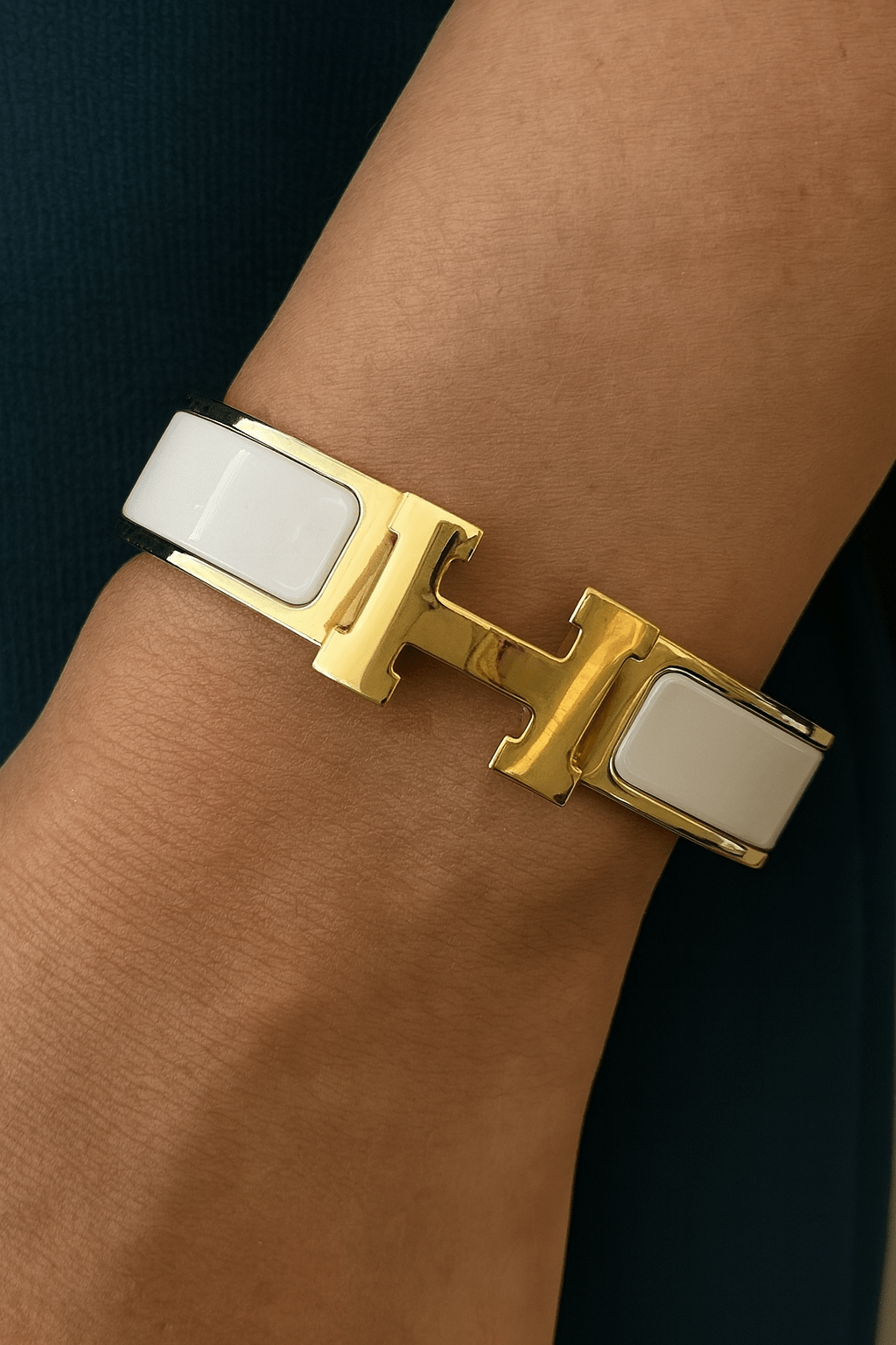 Luxury H Enamel Bracelet - Zambeel
